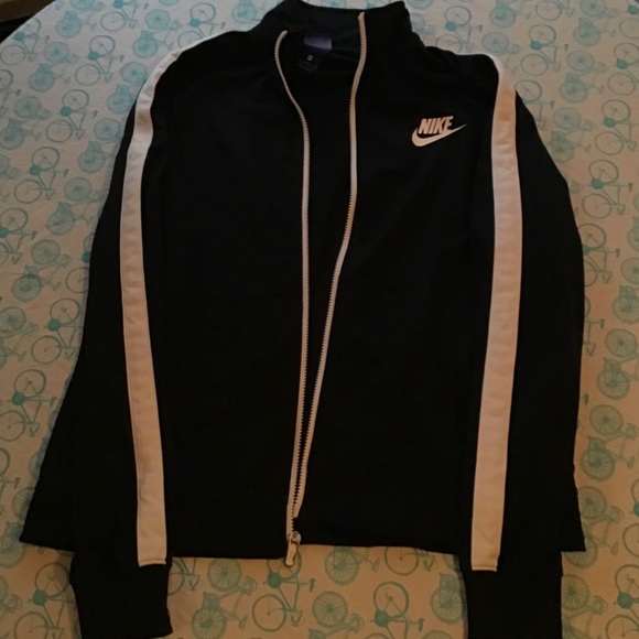Nike Black Jacket - Picture 1 of 2